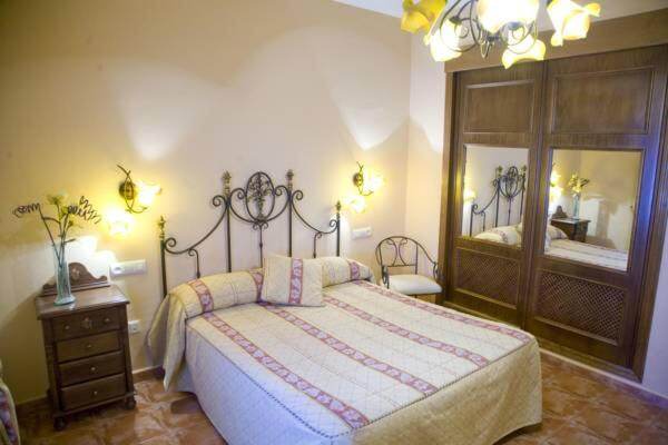 Guest room at Hostal Restaurante Dulcinea de El Toboso